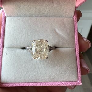 Elegant Silver Diamond Ring